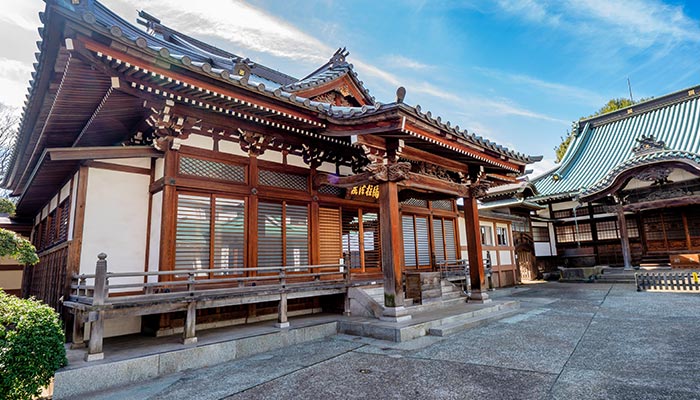 東京都目黒区にある実相会館の外観写真
